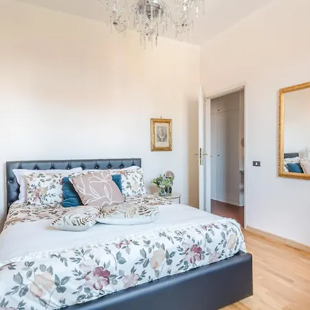 Horizon Panoramic Penthouse With Elevator In Apartment Lucca