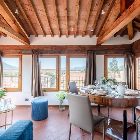 Horizon Panoramic Penthouse With Elevator In