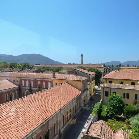 Horizon Panoramic Penthouse With Elevator In Λούκα
