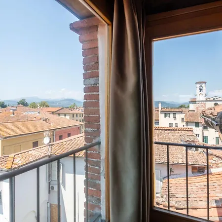 Horizon Panoramic Penthouse With Elevator In Λούκα