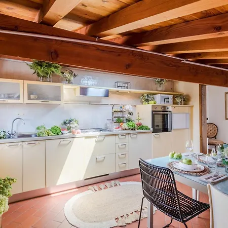 Horizon Panoramic Penthouse With Elevator In Lucca