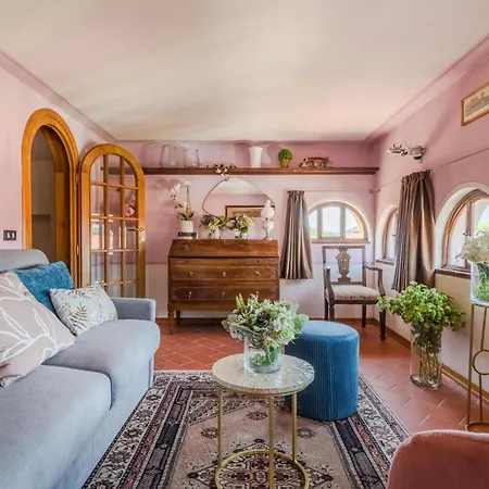 Horizon Panoramic Penthouse With Elevator In Lucca